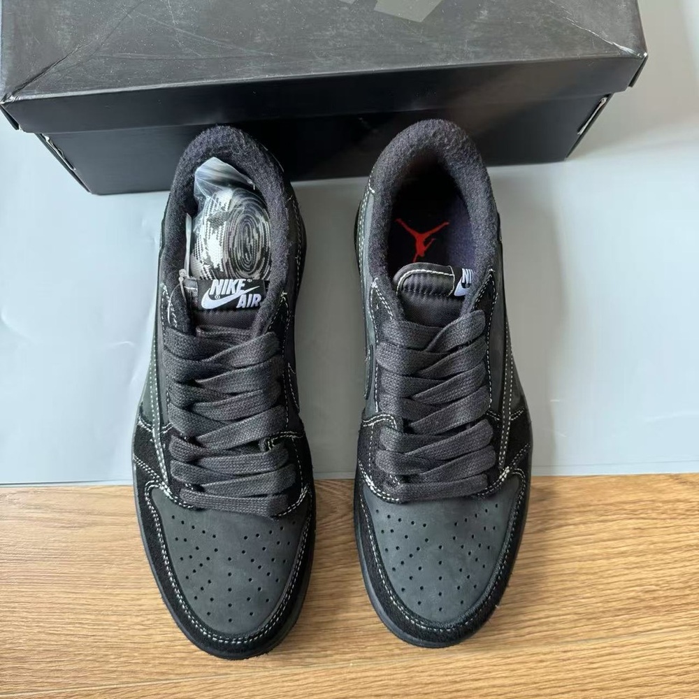 Jordan 1 Retro Low OG SP x Travis Scott Black Phantom Sneaker